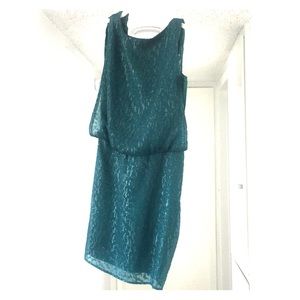 Laundry by Shelly Segal emerald green dress